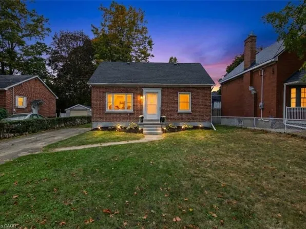 223 Margaret Ave, Kitchener, ON N2H 4J1