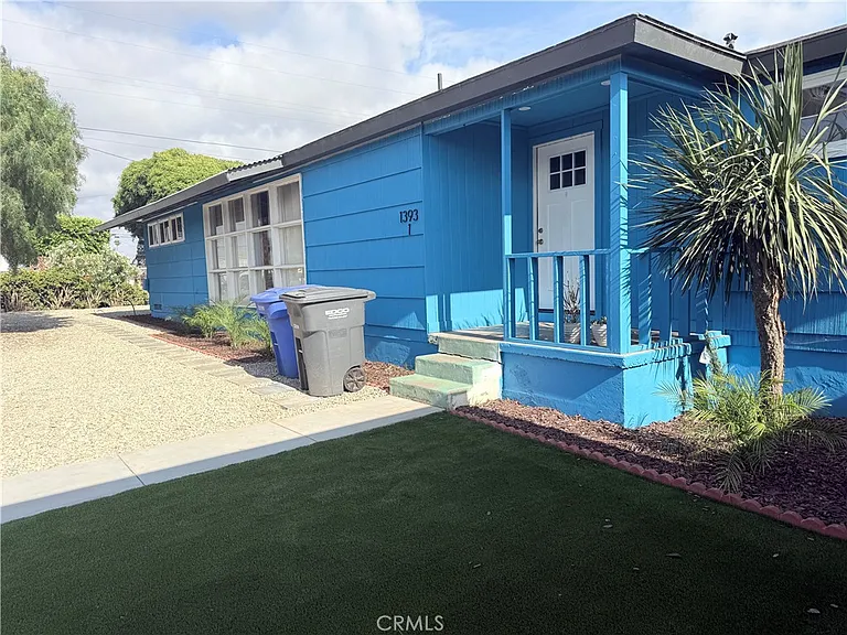 1393 Fern Ave — Photo 2