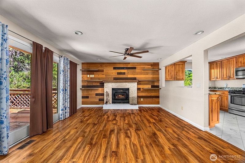 2nd image of 21603 125th Street Ct E