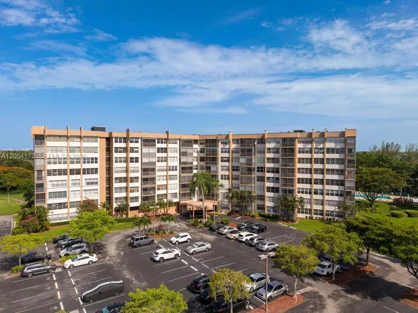 1200 Saint Charles Pl APT 712, Hollywood, FL 33026