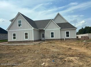 946 Buttermilk Dr, Nesbit, MS 38651