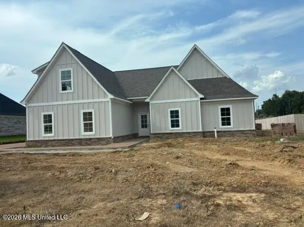 946 Buttermilk Dr, Nesbit, MS 38651