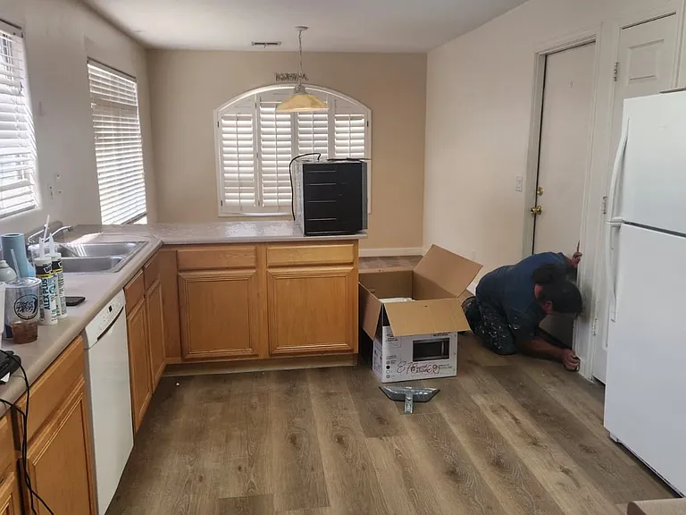 13715 W Marissa Dr — Photo 3