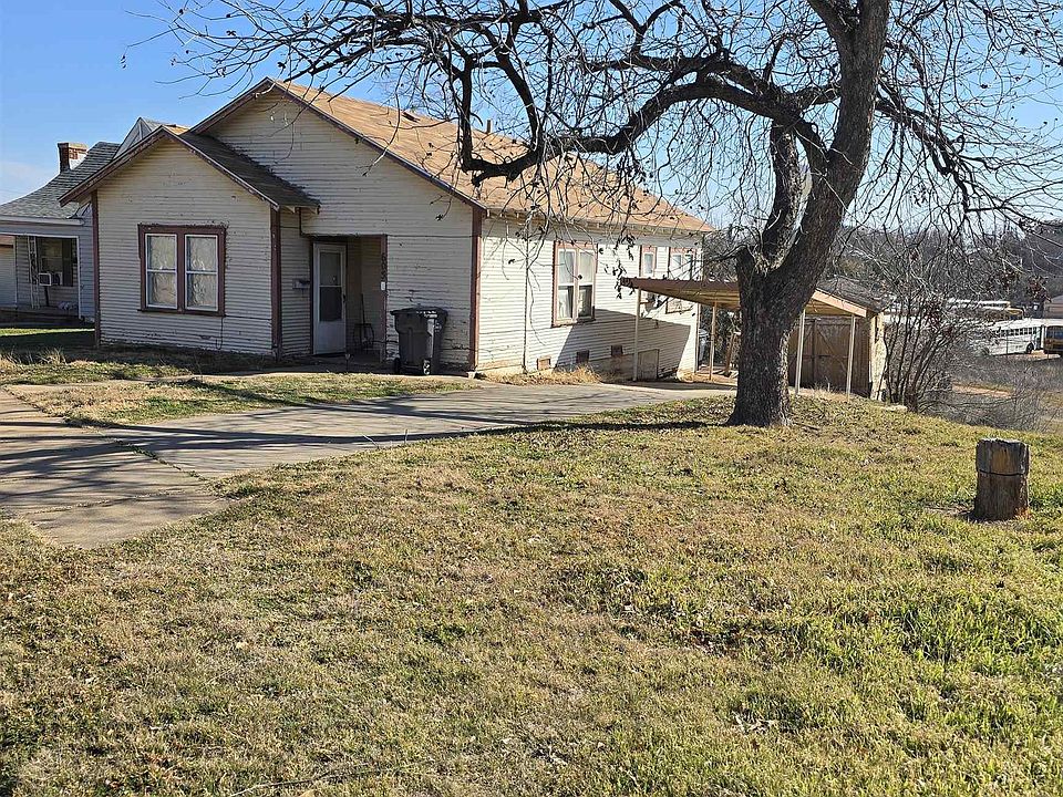 1st image of 605 Sunset Dr