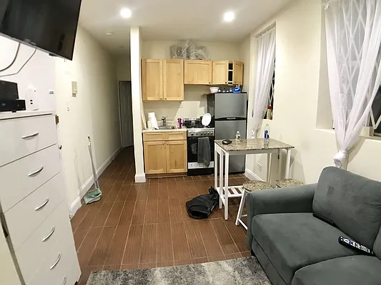 Rented by Kahen Properties | media 14