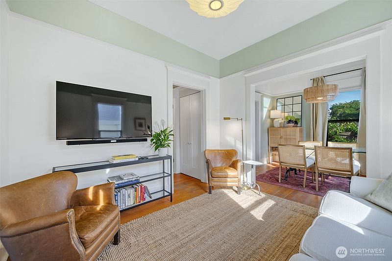 3rd image of 2614 E John Street