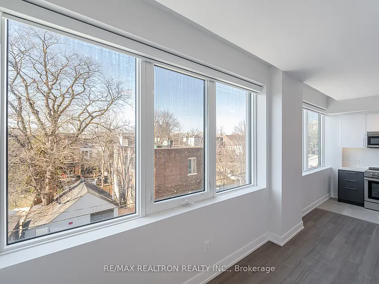 664 Spadina Ave #203 — Photo 3