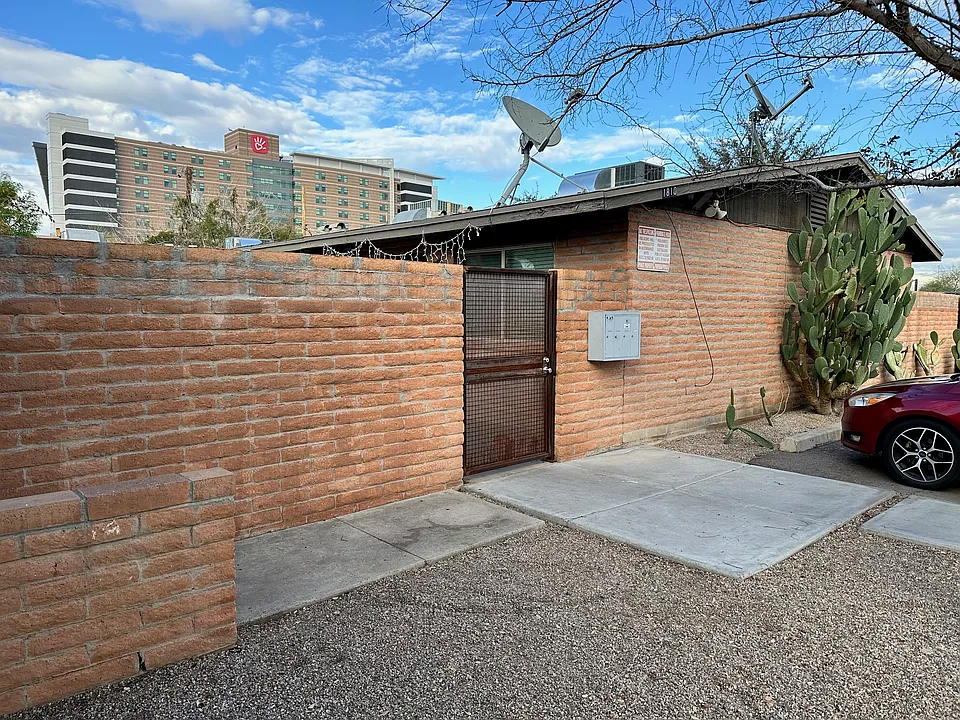 1810 E Virginia Ave #1