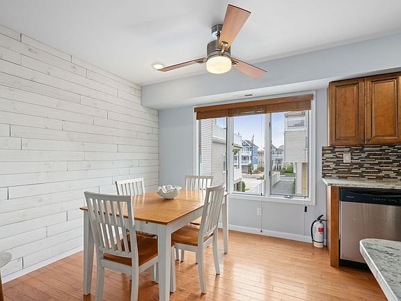5th image of 22 S Washington Ave #3