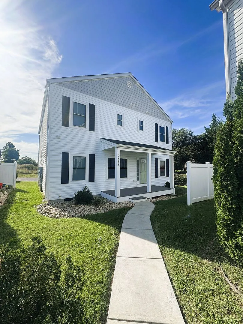 Duplex in Rockingham County — Photo 1