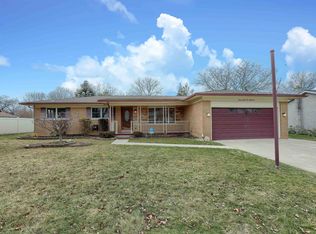 28151 Cole St, Roseville, MI 48066