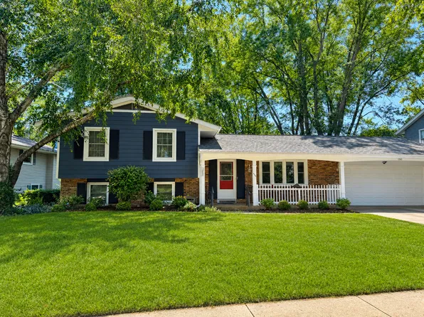 1260 Fellows St, St Charles, IL 60174