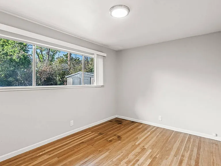 761 San Carlos Ave — Photo 22