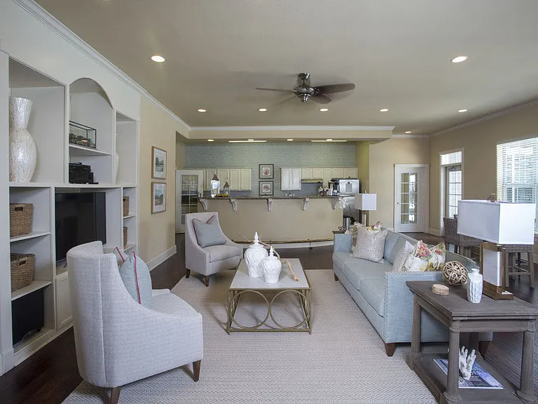 Country Club Pointe Apartment Homes — Photo 2