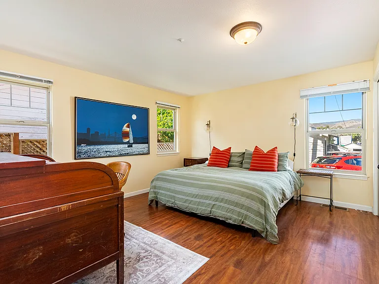 1310 Peach St — Photo 15