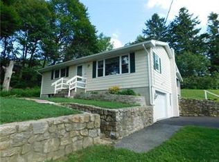 1555 Morgan Hill Rd, Easton, PA 18042