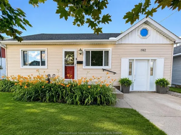 1982 Westminster Ave, Windsor, ON N8T 1X6