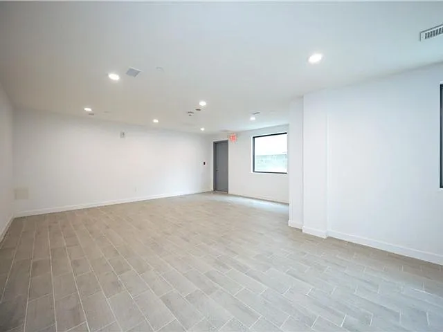 Studio, $13,500 — Photo 2