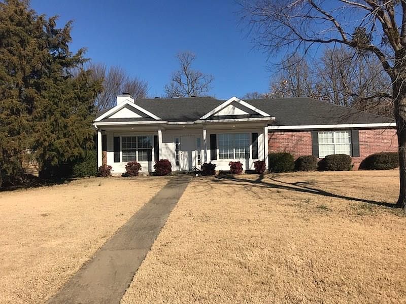 1st image of 2130 E Stanwyk Dr