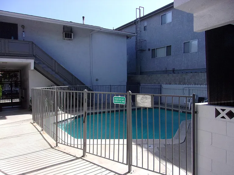 13819 Sherman Way #5 — Photo 7