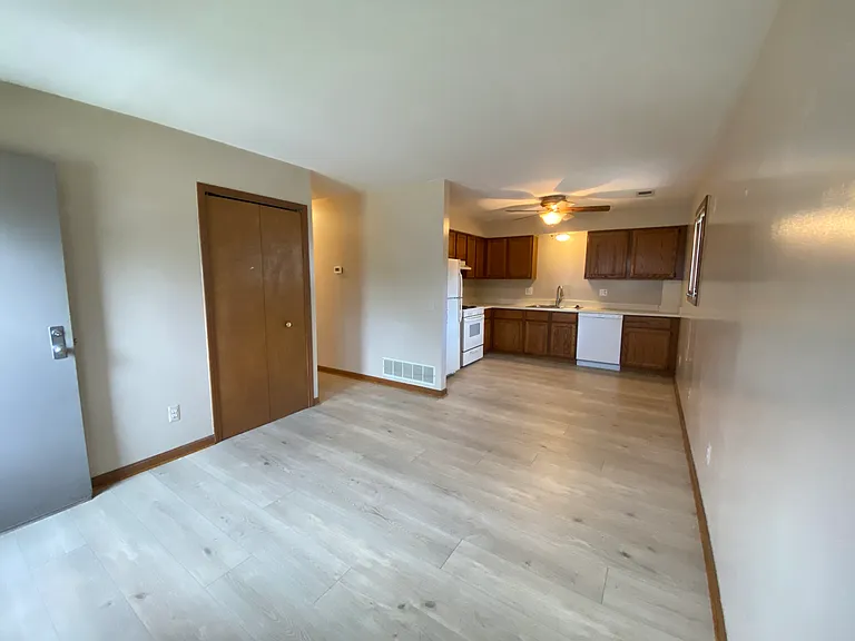 1476 Euclid St — Photo 2