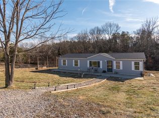 5655 S Maplewood Dr, Marysville, IN 47141