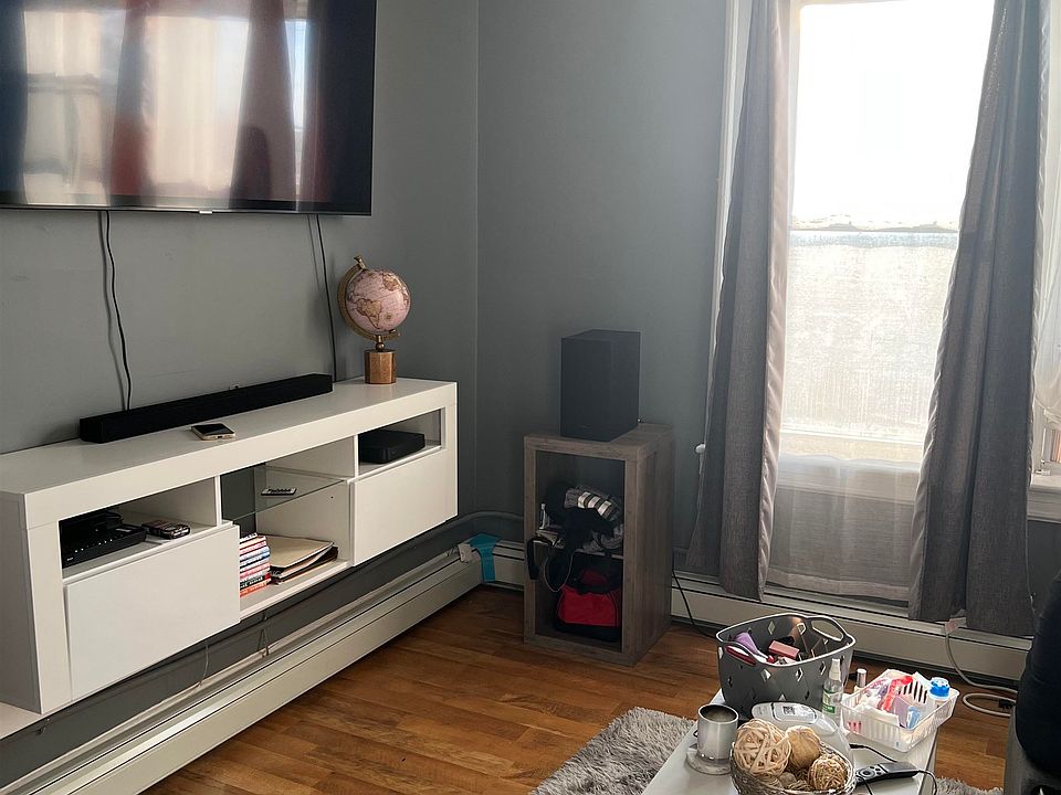 2nd image of 9004 Kennedy Blvd