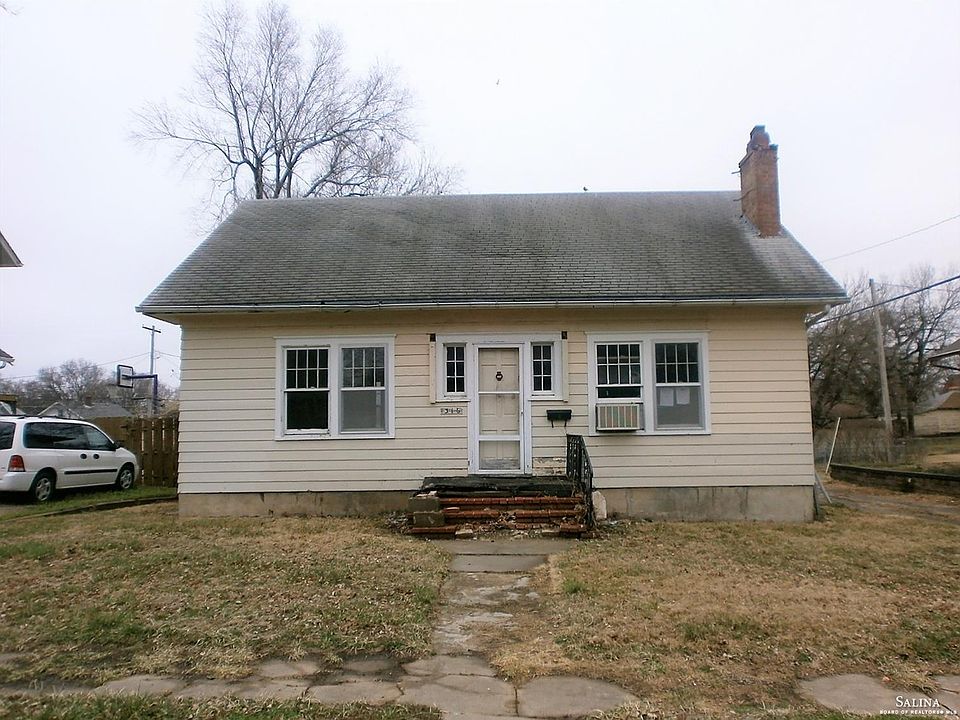 1st image of 316 NE 9th St
