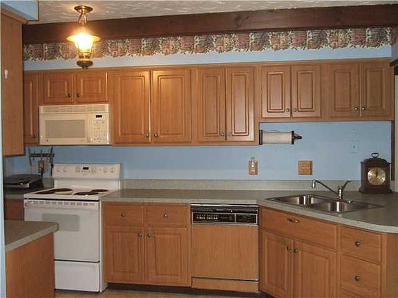 3rd image of 2625 S Deerfield Ave