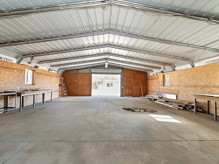 4270 Woodward Ave — Photo 10