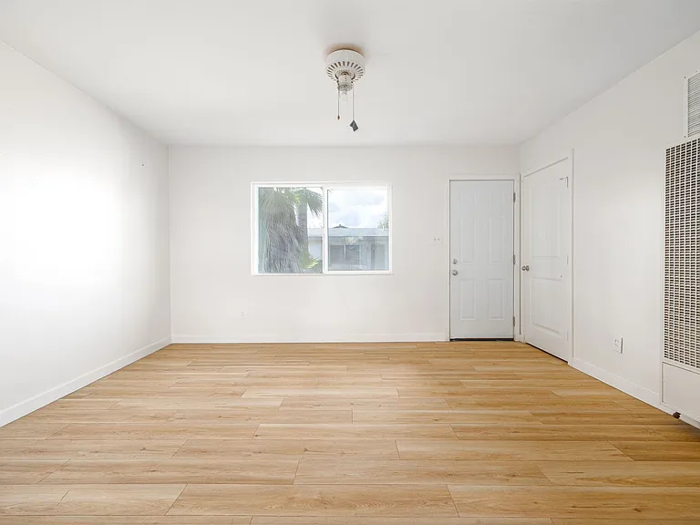767 Ball Ave #A-D — Photo 4