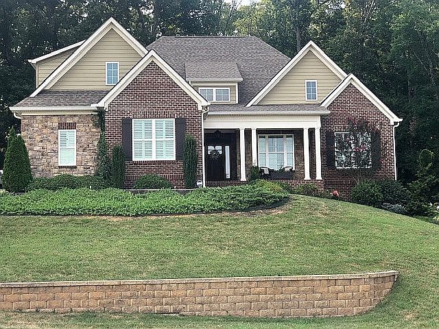 1st image of 850 Amberly Ct