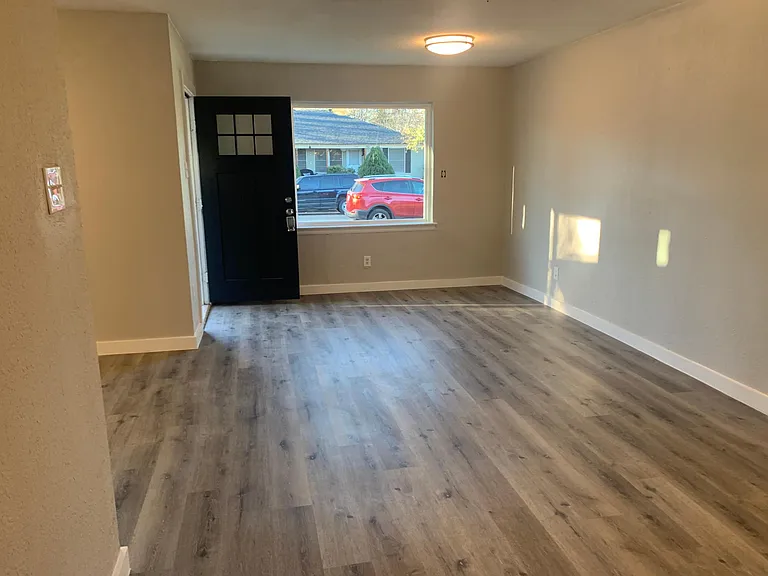 10004 Olmos Dr — Photo 11