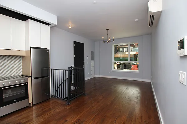 Rented by Nooklyn NYC LLC | media 9