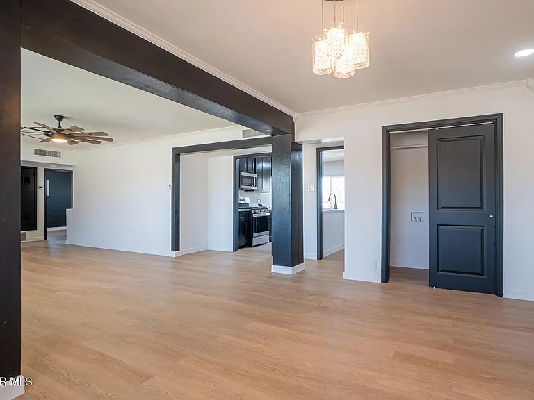 204 Balboa Rd — Photo 4