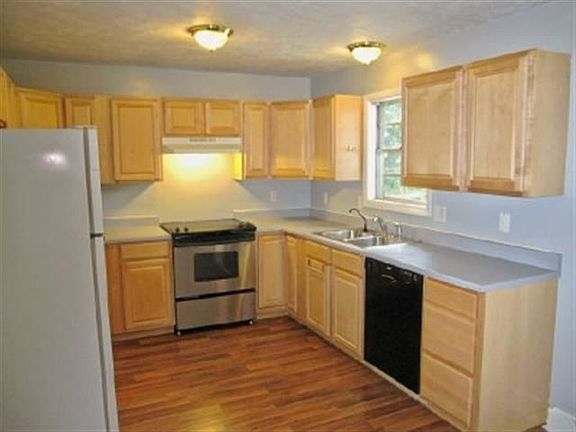 3rd image of 4262 W Broadway Ave