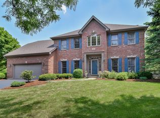365 Westhaven Cir, Geneva, IL 60134