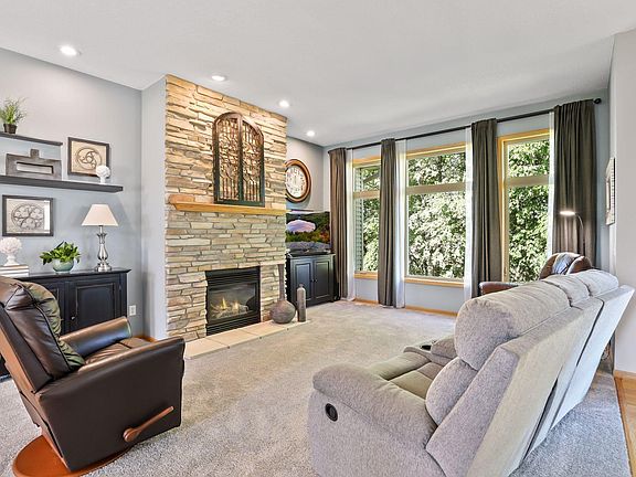 3rd image of 136 Hazelwood Ave