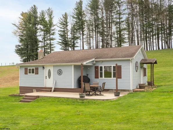 952 Burnside Camp Rd, Terra Alta, WV 26764