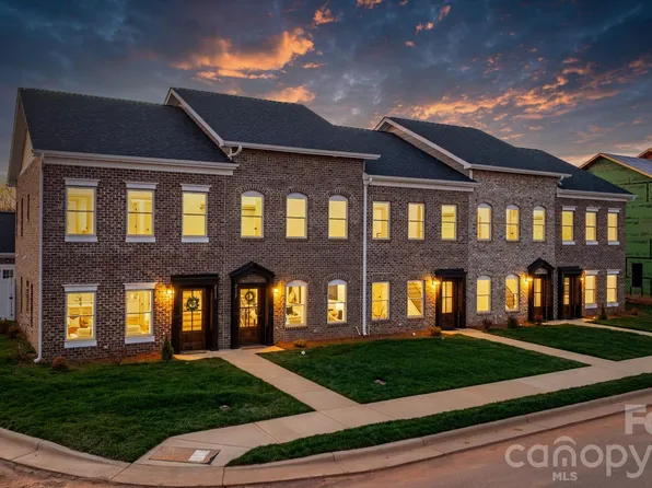 2119 24th Street Ln SE, Hickory, NC 28602