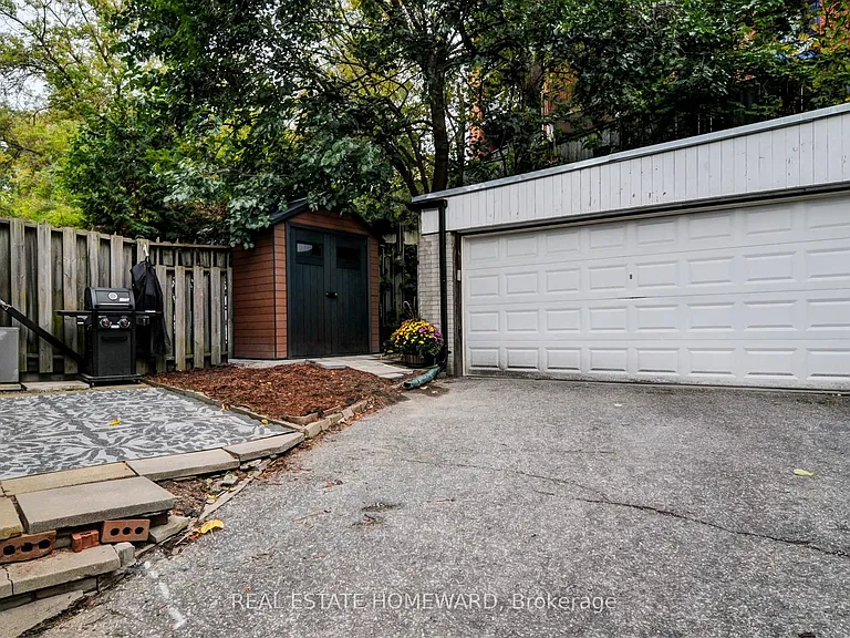 21 Love Cres #MAIN FLOOR — Photo 41