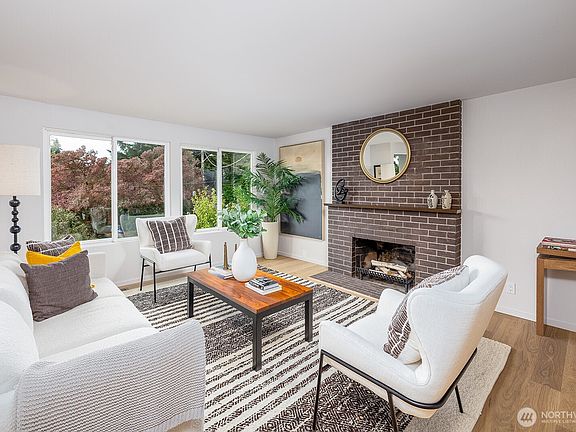 2nd image of 6048 28th Avenue NE