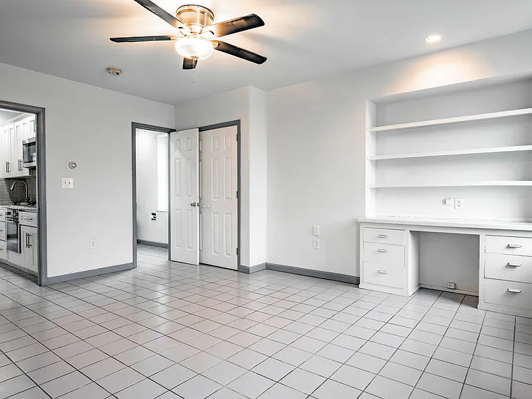 1327 Snyder Ave — Photo 15