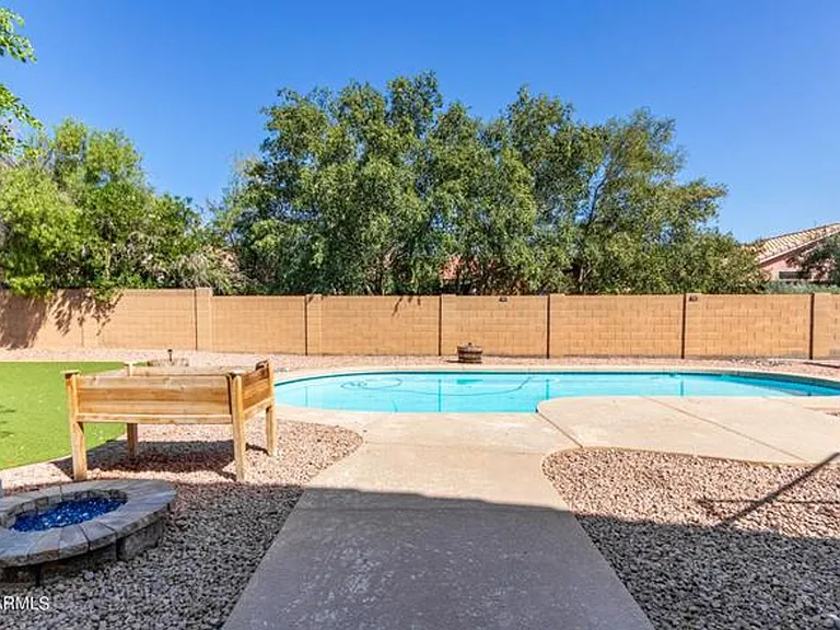 875 N Ithica Ct — Photo 17