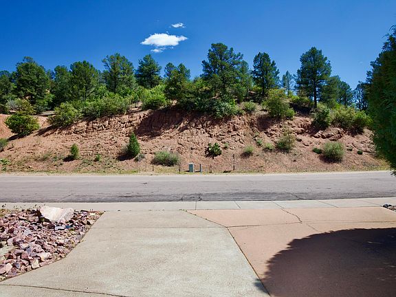 3rd image of 810 W Sherwood Dr
