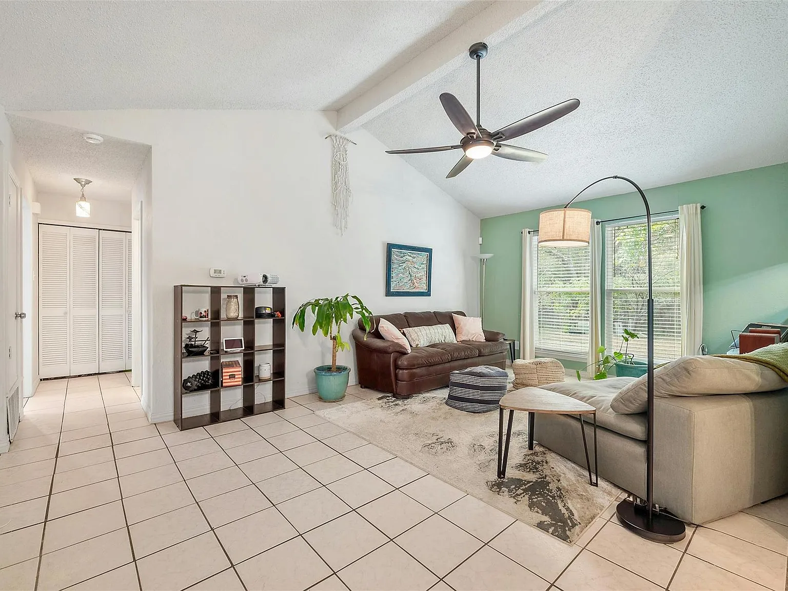 3 bed, 1.5 bath, 1437 sqft, $1,850 — Photo 4
