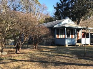 2 Courtland Dr, Narragansett, RI 02882