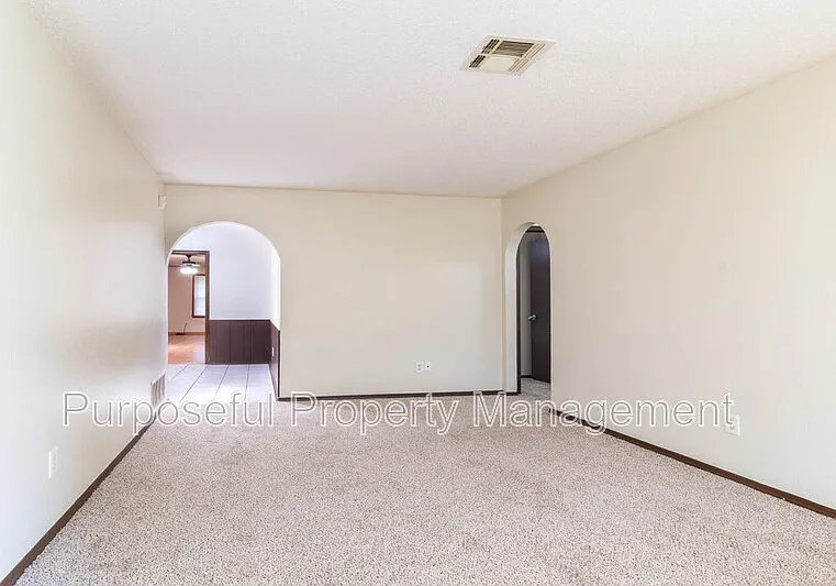 9317 NE Sherwell Dr — Photo 3