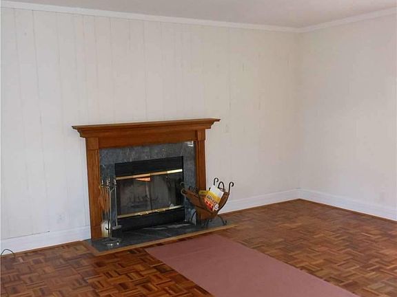 3rd image of 184 Cedar Ave