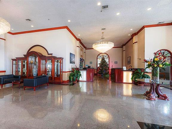 5th image of 7601 E Treasure Dr APT 2002